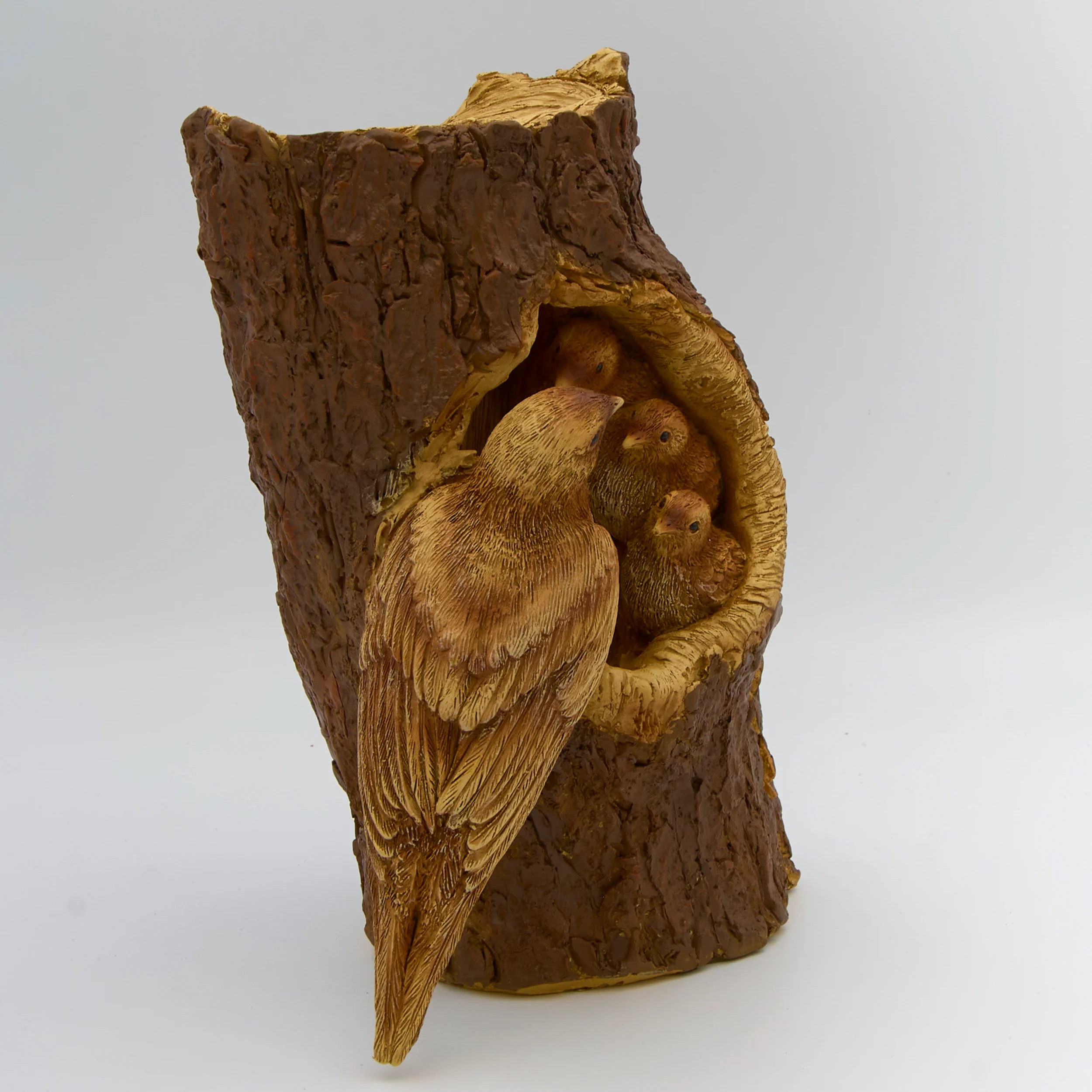 Mother Robin & Babies in Tree Trunk Garden Statue – Timber Tails Collection - Image 2