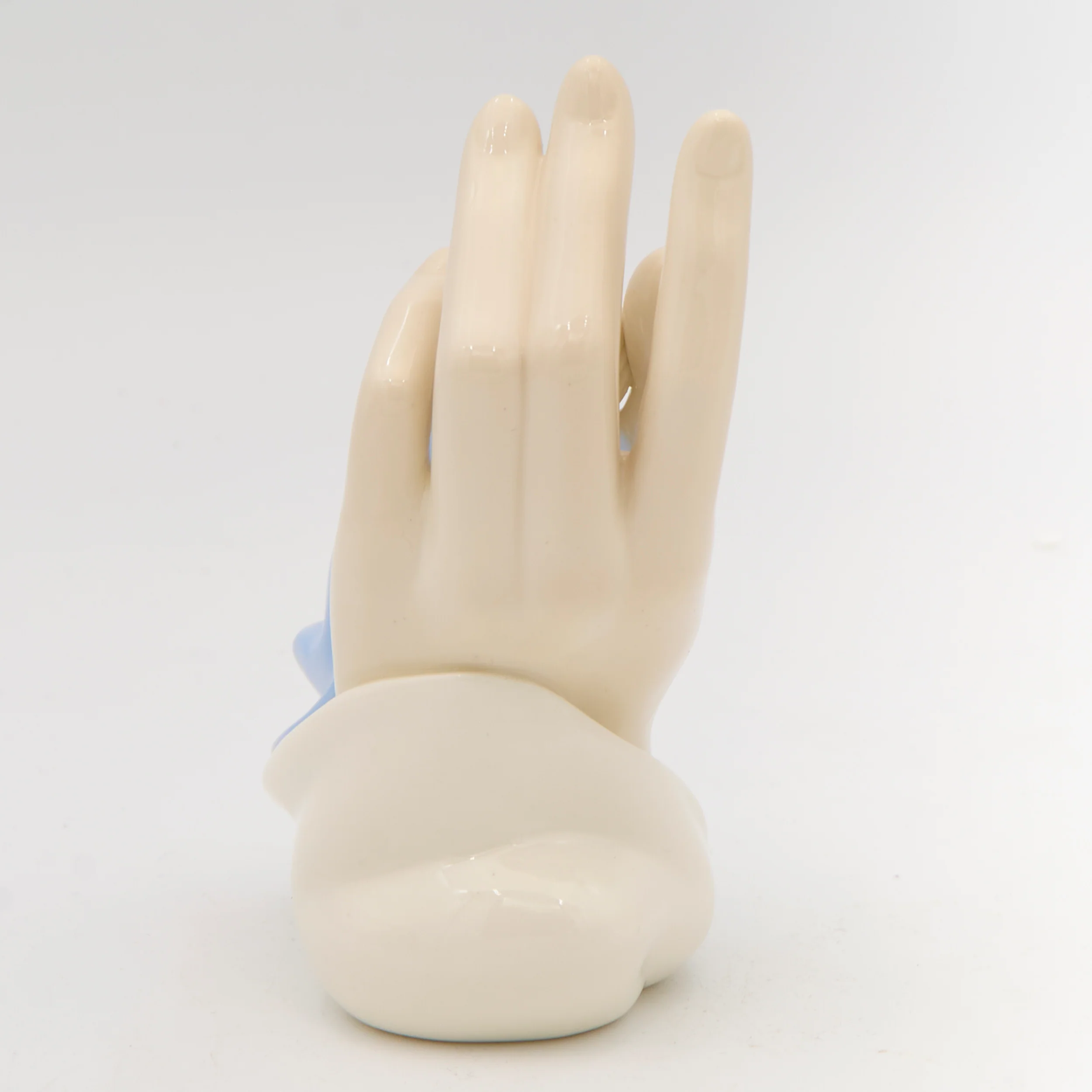 Safe in His Hands Figure - Valencia Collection - Image 5